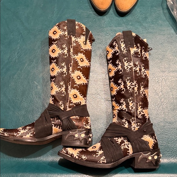 Donald J. Pliner Calf Hair Western Harness Boots Ikat Print Studded Heel - Picture 12 of 16